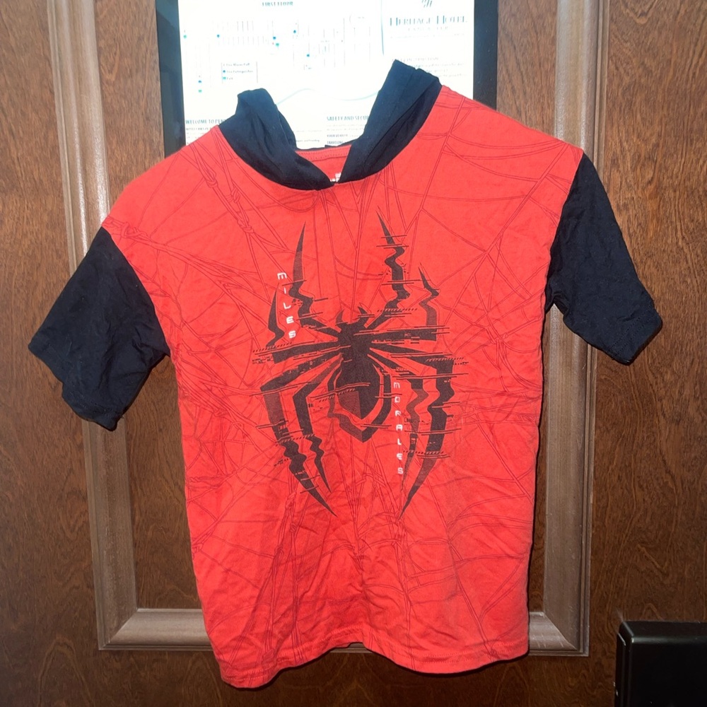 Marvel Red Hooded Spider-Man Graphic Tee with Black Hood Size 7